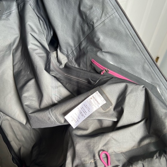 Patagonia super alpine goretex jacket - Picture 10 of 13